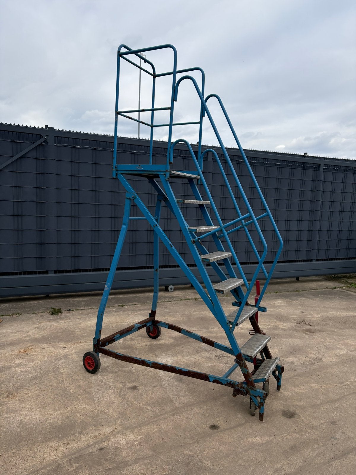 Verrijdbare magazijntrap, Doe-het-zelf en Verbouw, Ladders en Trappen, Ophalen, Gebruikt, Trap, Minder dan 2 meter