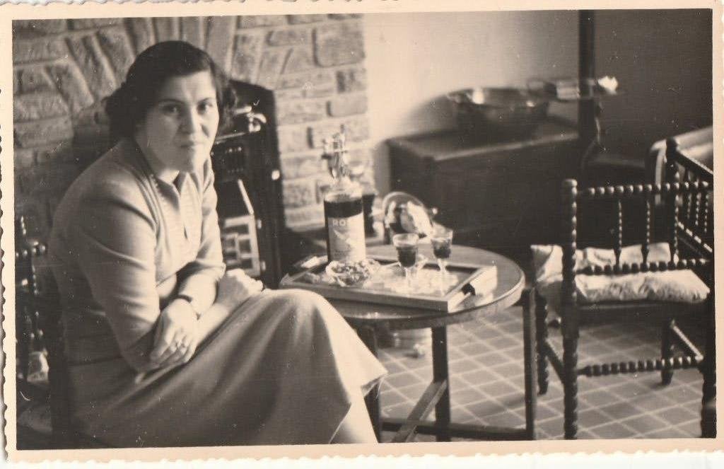 fotokaart  -   dame, Verzenden, Voor 1940, Zo goed als nieuw, Klederdracht