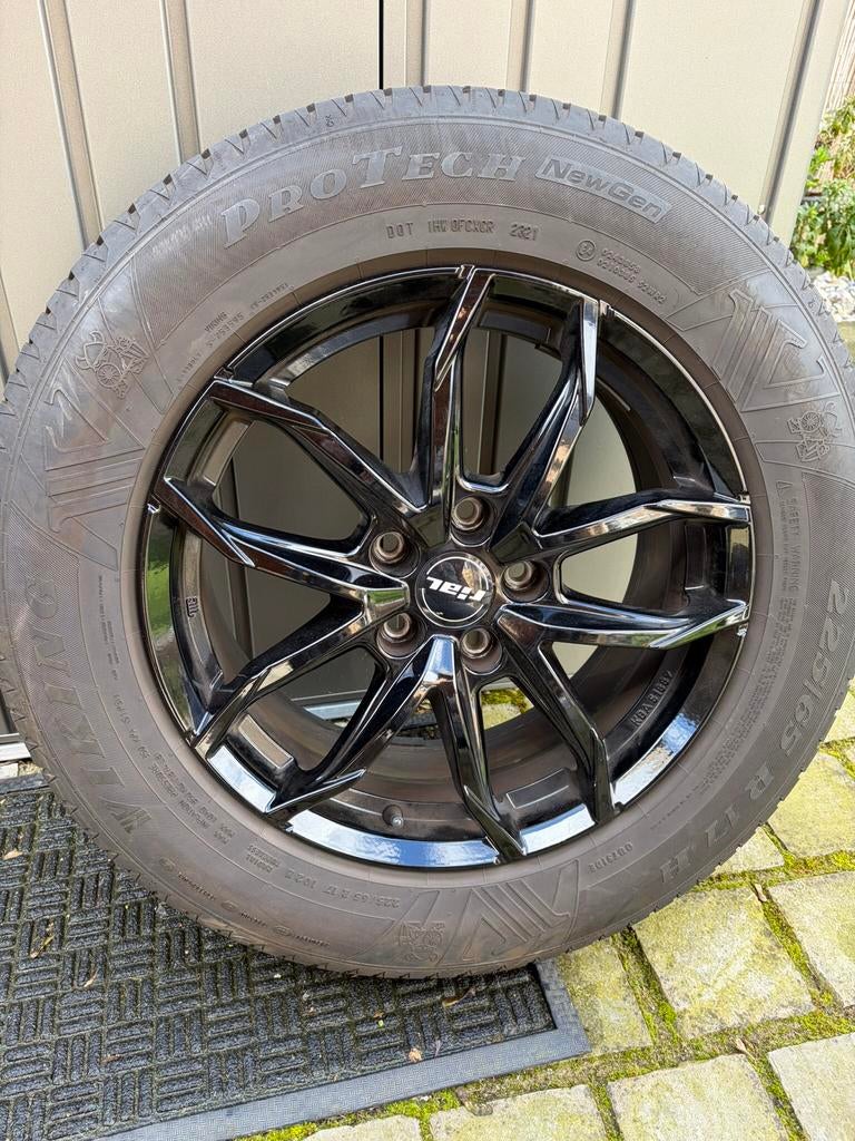 Set super mooie zwarte 17” LM velgen incl. zomerbanden, Ophalen, Banden en Velgen, 17 inch, Zomerbanden