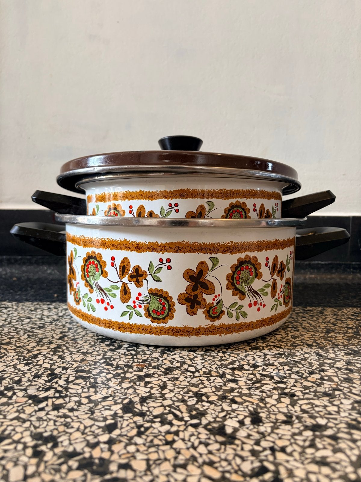 Vintage Emaille Pannen Set - Bloemenprint, Huis en Inrichting, Gebruikt, Met deksel, Pannenset, Ophalen of Verzenden