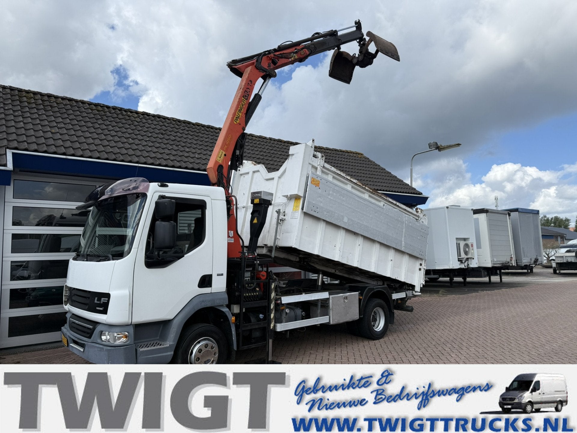 DAF FA LF45G12 Kipper met kraan (bj 2008), Automaat, Euro 5, 160 pk, Wit