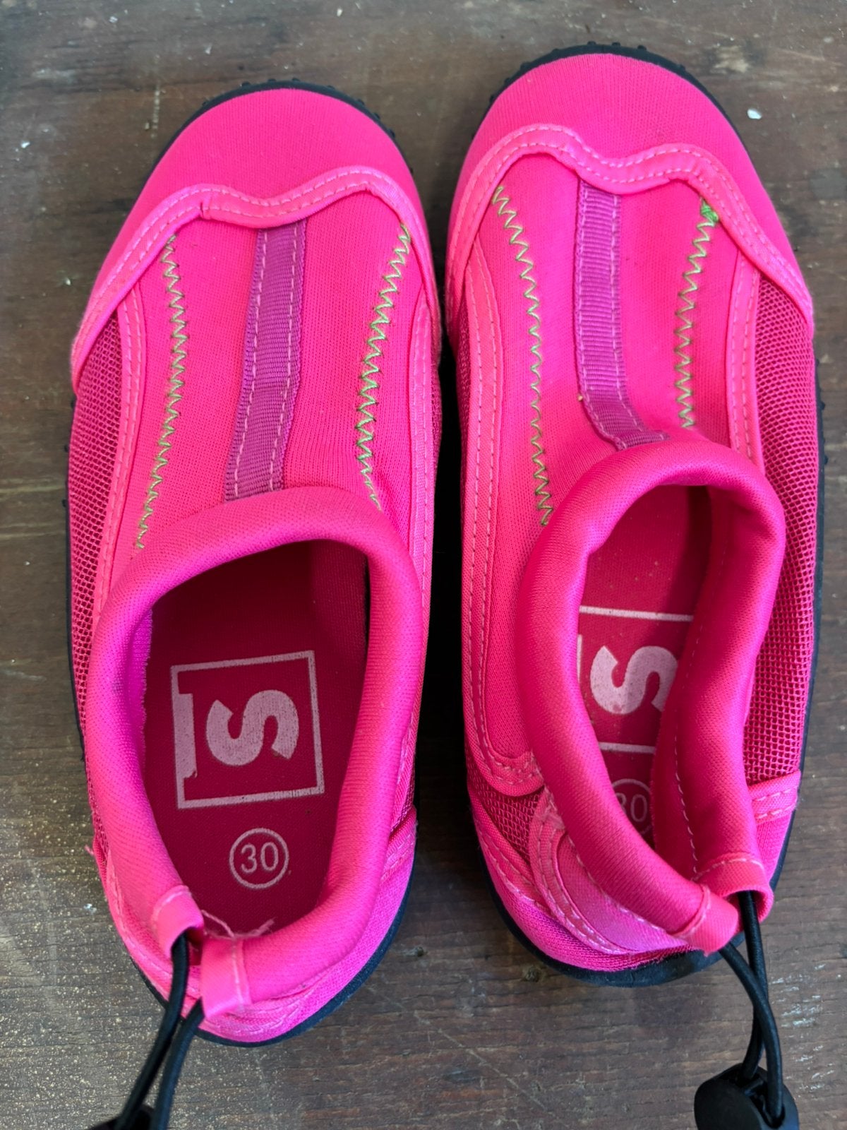 Mooie Waterschoenen en slippers, Kinderen en Baby's, Ophalen, Zo goed als nieuw, Jongen of Meisje, Zwemschoenen