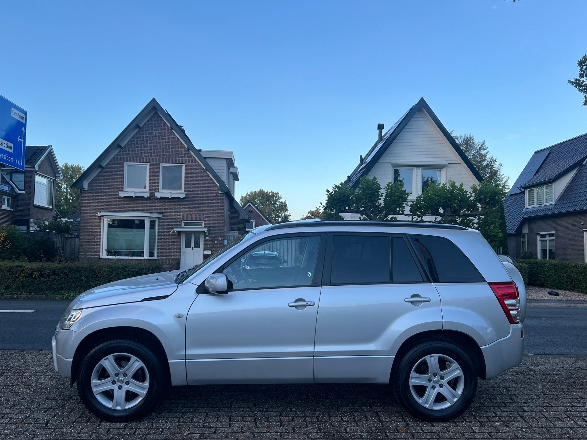 Suzuki Grand Vitara 2.0-16V High Executive NL-AUTO-NAP, Auto's, Dealer onderhouden, Zwart, 4 cilinders, 1850 kg