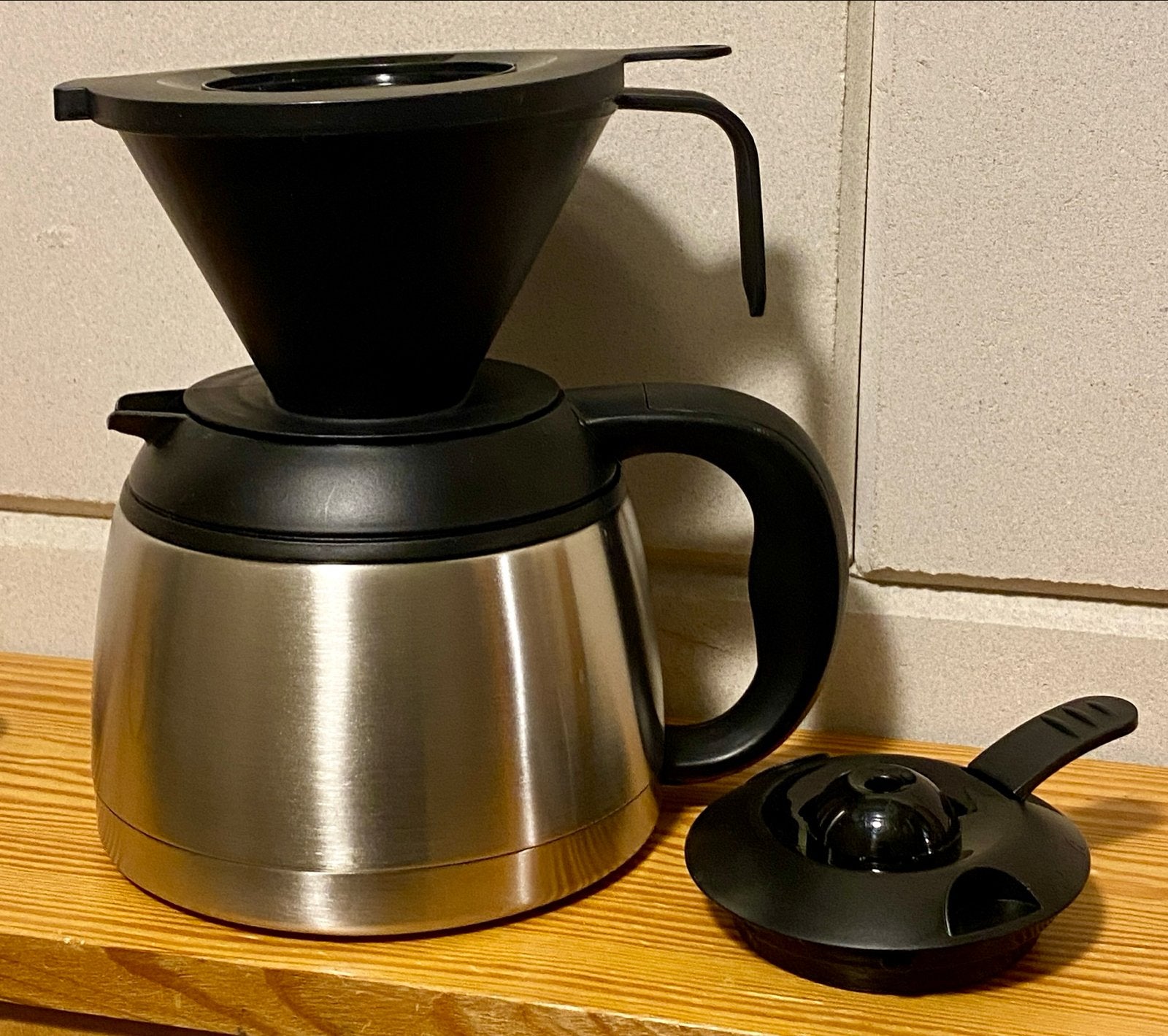 RVS thermos Koffiekan met filterhouder, Koffiemachine, Gemalen koffie, Ophalen of Verzenden, Zo goed als nieuw