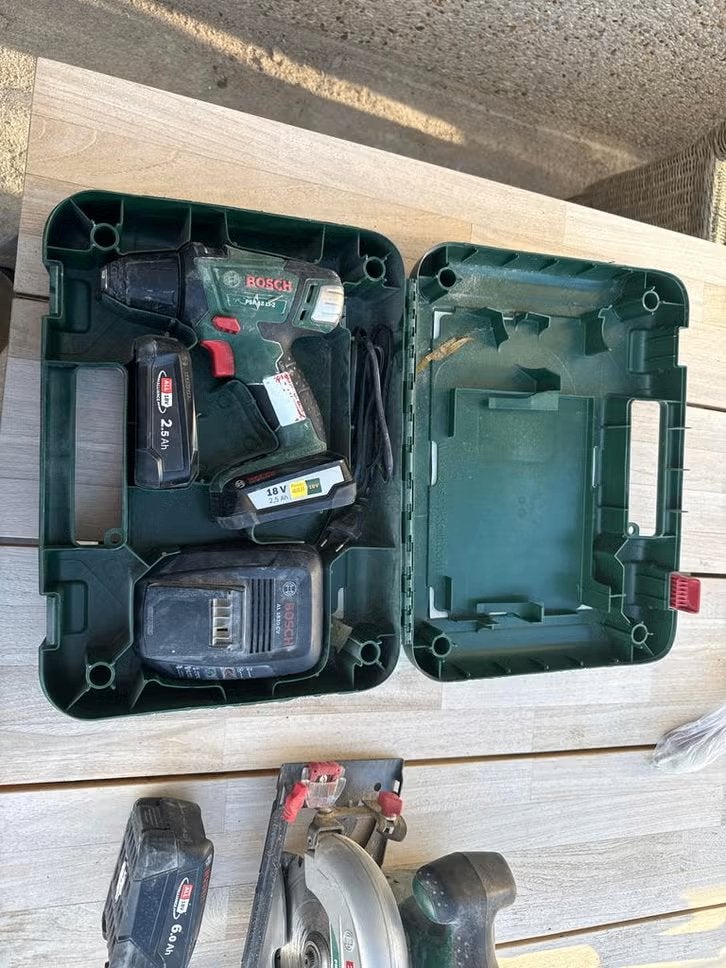 Bosch PSR 18-LI2 met 2 accu's, lader en koffer, Ophalen of Verzenden, Gebruikt, Boor- en Schroefmachine