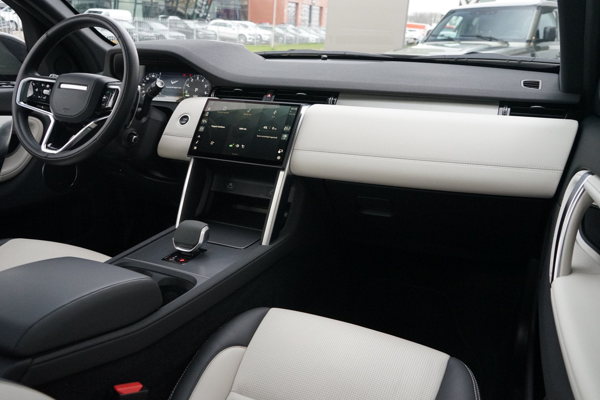 Land Rover Discovery Sport P300e PHEV Dynamic HSE | Occasion, 12 maanden, Euro 6, Discovery Sport, Bedrijf