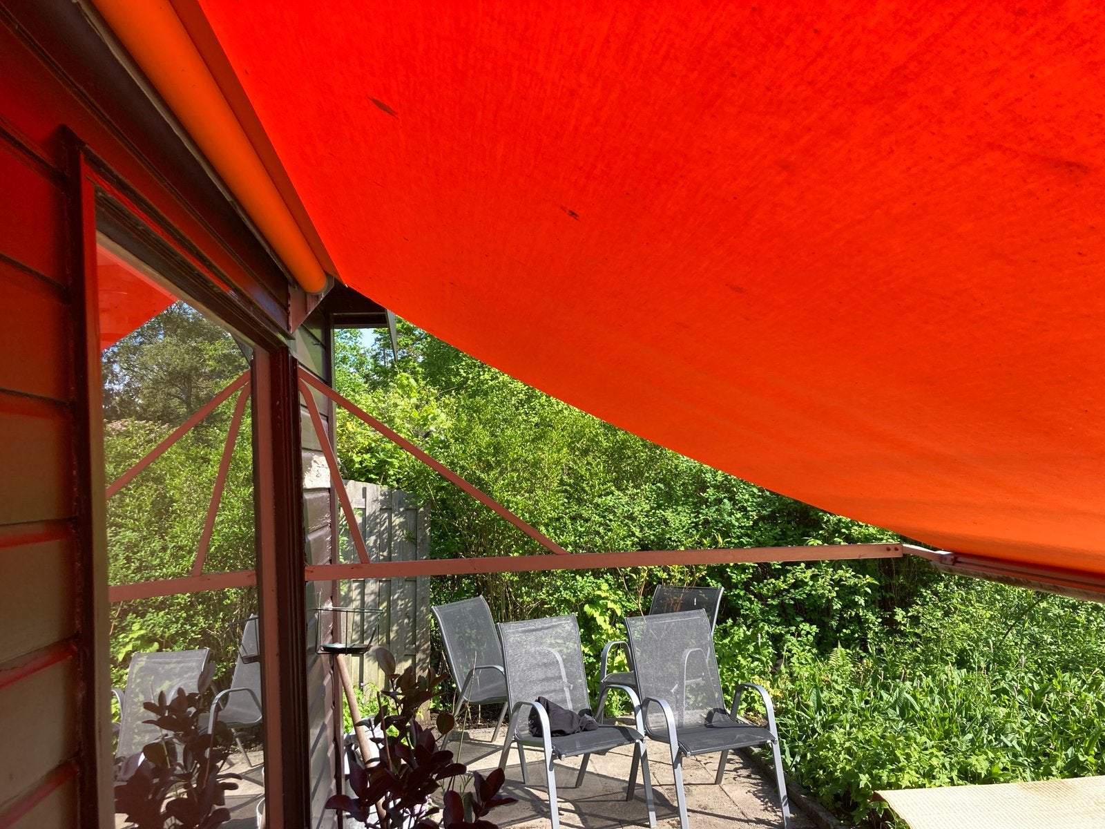 Zonnescherm met rolframe - 4.35m lang, 450.5cm ophangafstand, Ophalen, Gebruikt, 450 cm of meer, Knikarmscherm