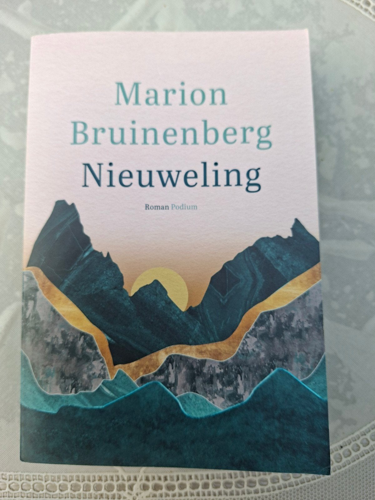 Marion Bruinenberg - Nieuweling, Ophalen of Verzenden, Zo goed als nieuw, Marion Bruinenberg