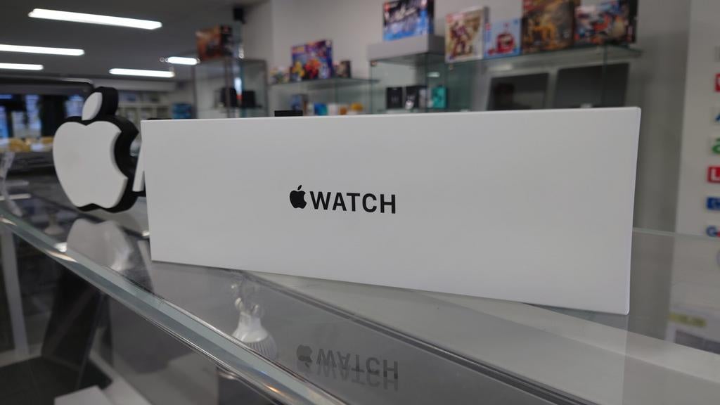 Apple Watch SE 3 GPS - 40mm Midnight Aluminium M/L, Apple, Zwart, IOS, Ophalen of Verzenden