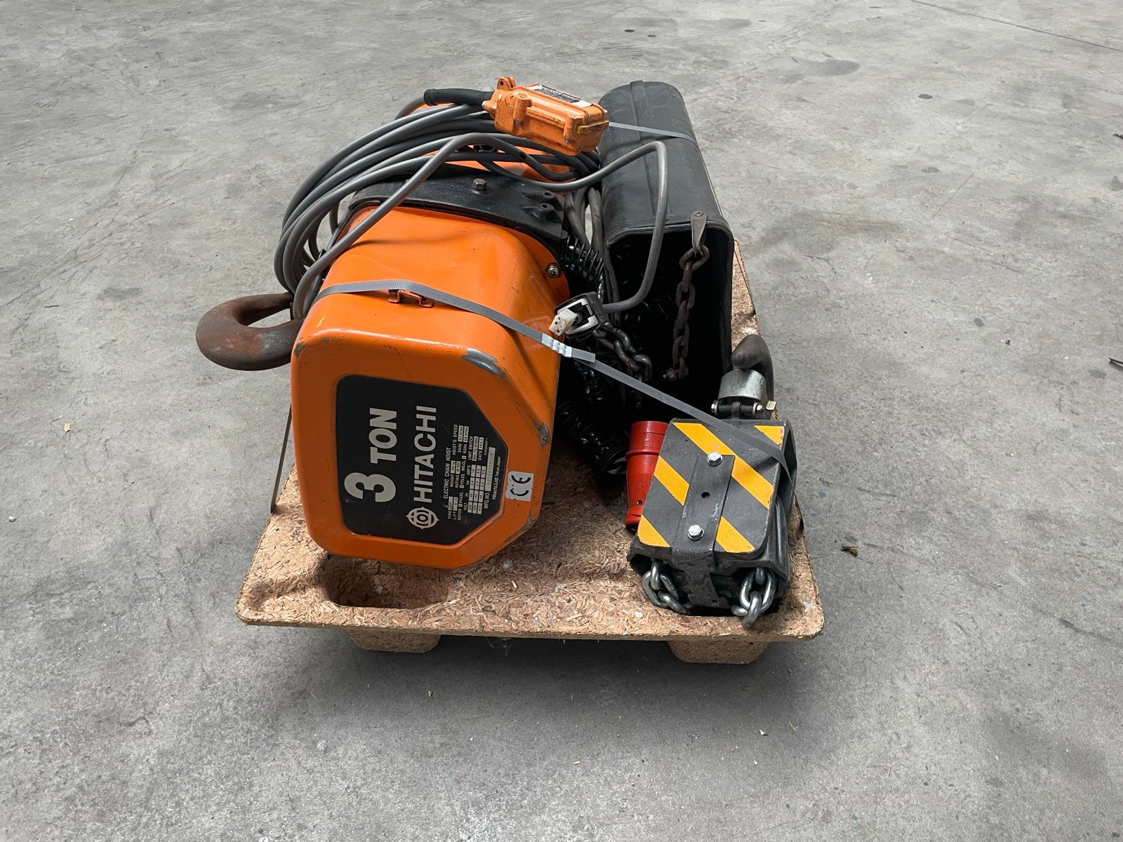 Kettingtakel  Hitachi 3 ton- 6m hijshoogte, vernieuwde ketti, Ophalen
