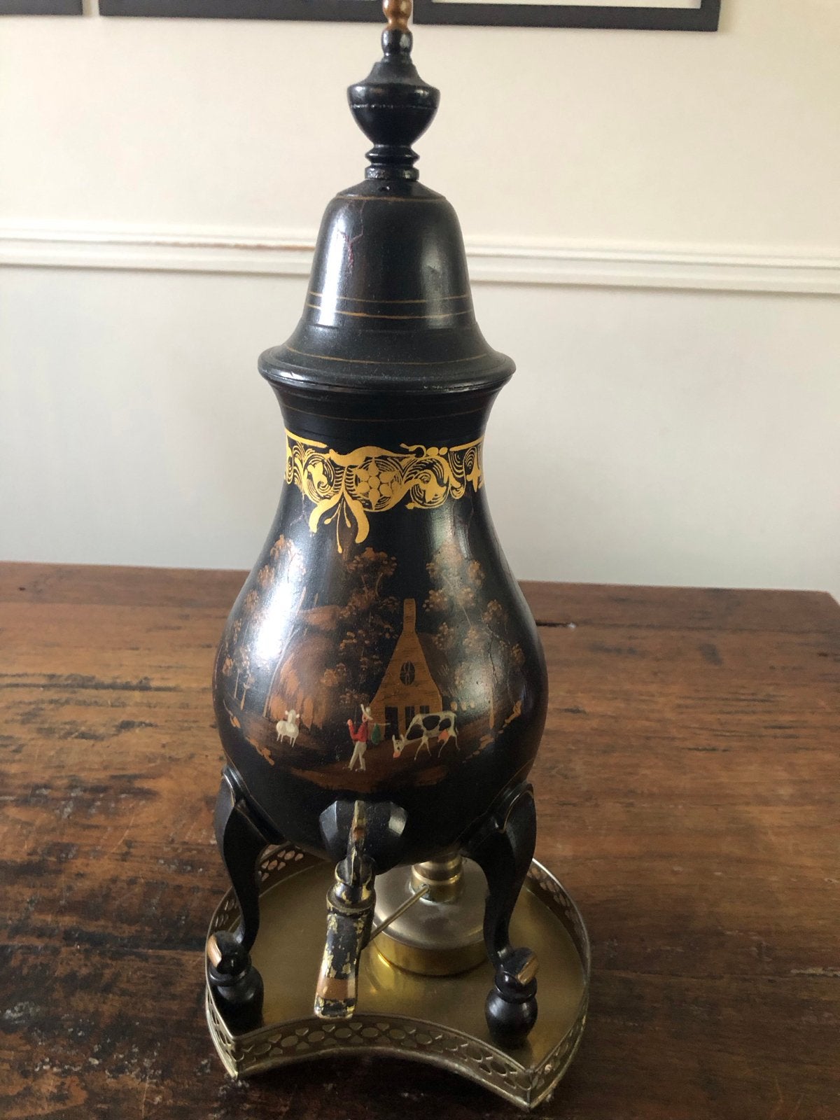 Antieke theestoof met handgeschilderde decoratie, Antiek en Kunst, Ophalen