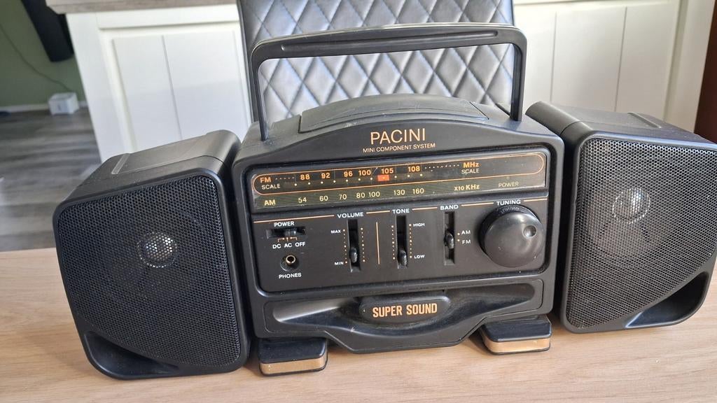 Kleine draagbare radio, Ophalen of Verzenden