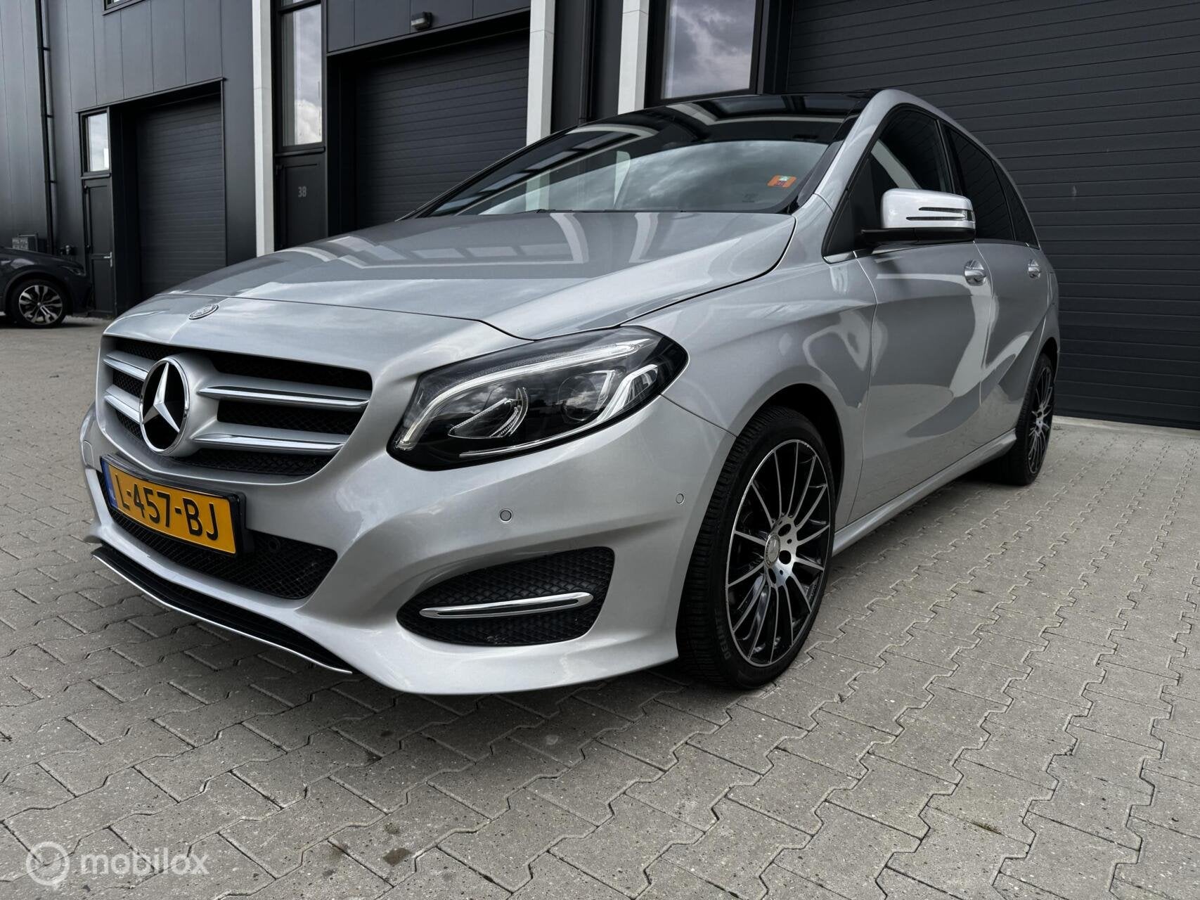 Mercedes B-klasse 200 Ambition 2015, Auto's, Gebruikt, 1595 cc, Bedrijf, Handgeschakeld