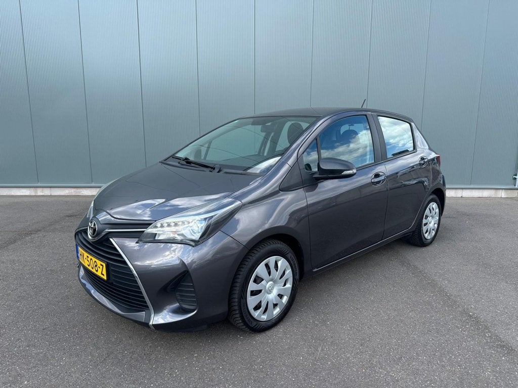 Toyota Yaris 1.3 VVT-i Aspiration CAMERA | ONDERHOUDSBOEKJE, Auto's, 1025 kg, 40 €/maand, Euro 6, Bedrijf