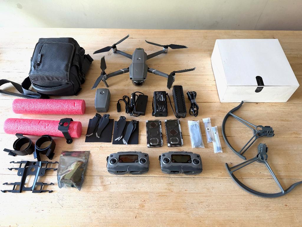 DJI Mavic 2 Pro met twee controllers en veel accessoires, 250 tot 900 gram, Zo goed als nieuw, DJI, Professionele drone