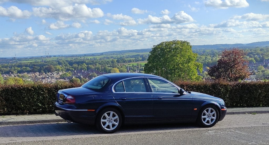 Jaguar S-Type 2.7 D V6 Executive AUT 2007 Blauw, Auto's, Achterwielaandrijving, Beige, 197 €/maand, 1850 kg