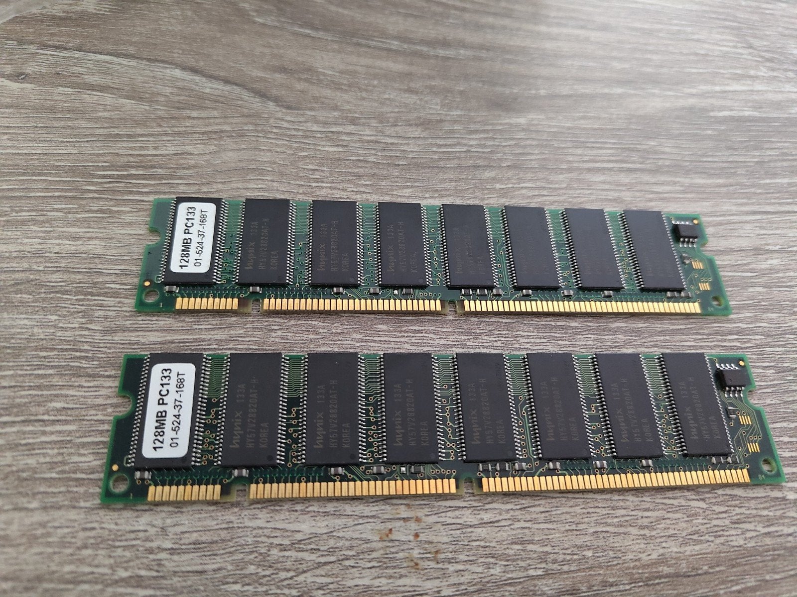 2x 128MB Hynix PC133 SDRAM CL3 7,5ns Geheugenmodules, Computers en Software, RAM geheugen, Overige soorten, Ophalen of Verzenden