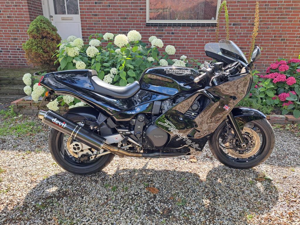 Triumph Daytona 1200, Motoren, Sportuitlaat, 4 cilinders, Motorrijbewijs A, Particulier