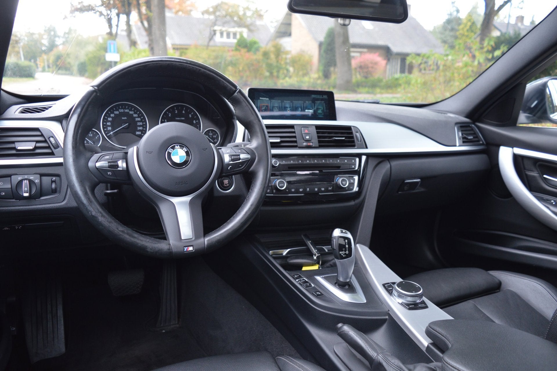 BMW 3-serie Touring 320i Edition Sport Line Shadow High Exe, Automaat, 1998 cc, Achterwielaandrijving, 4 cilinders