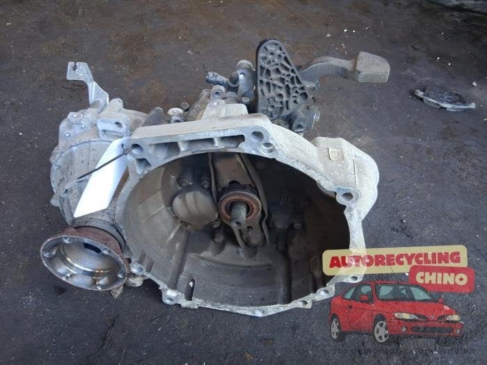 Versnellingsbak van een Volkswagen Caddy, Ophalen, Gebruikt, -, Volkswagen