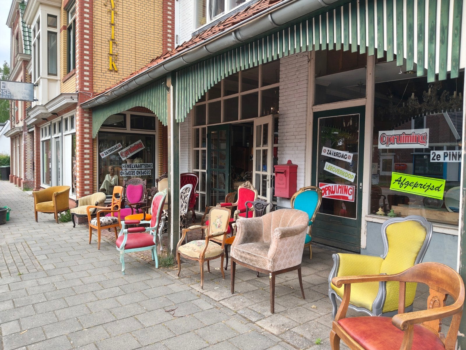 opheffings verkoop partij handel uit een antiekwinkelzaak, Huis en Inrichting, Ophalen