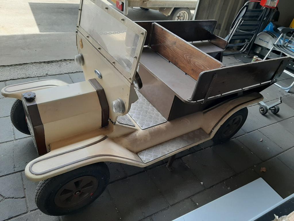 Jaren '70 T-ford draaimolen auto 6 zitter, Ophalen, Gebruikt