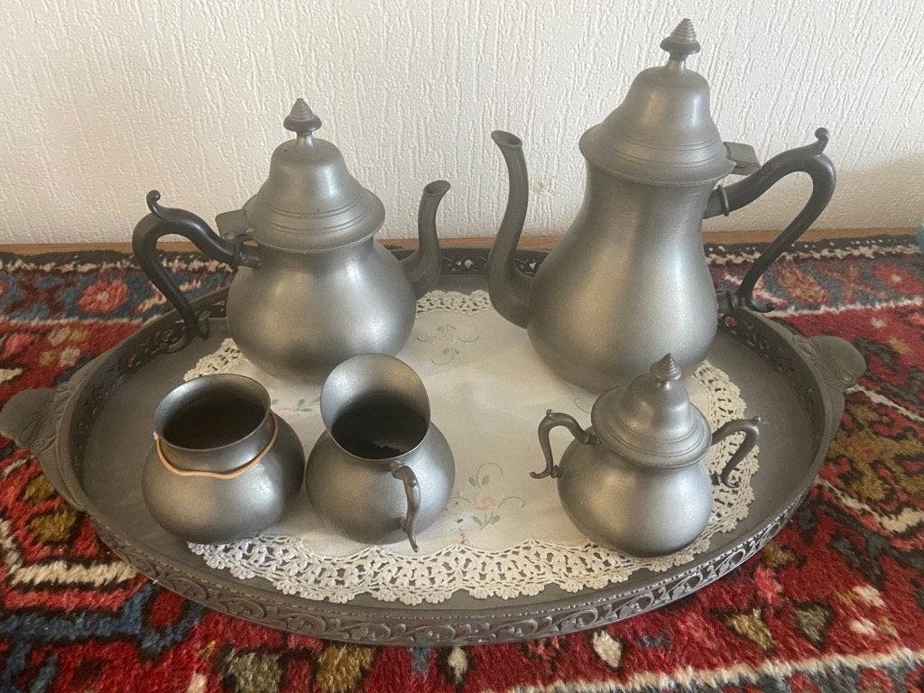 Antieke tinnen koffie- en theeset met melk- en suikerkan, Ophalen