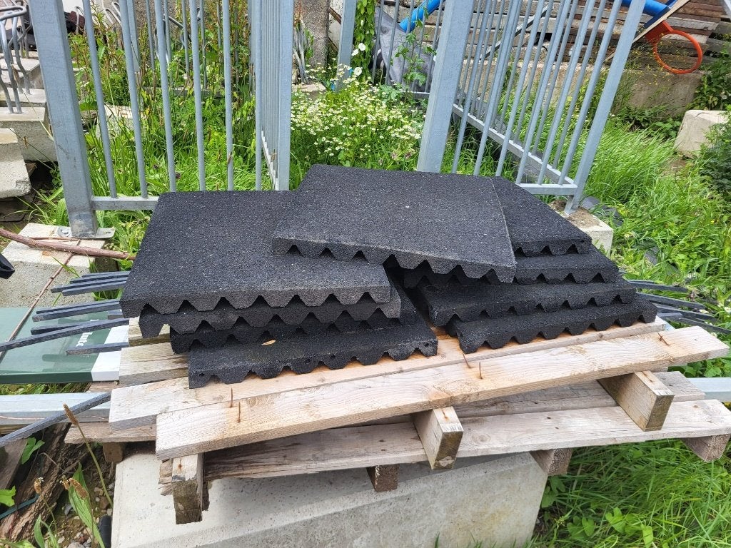9 stuks gebruikte rubber tegel 50x50x4cm zwart, Ophalen, Gebruikt, Overige typen, Rubber