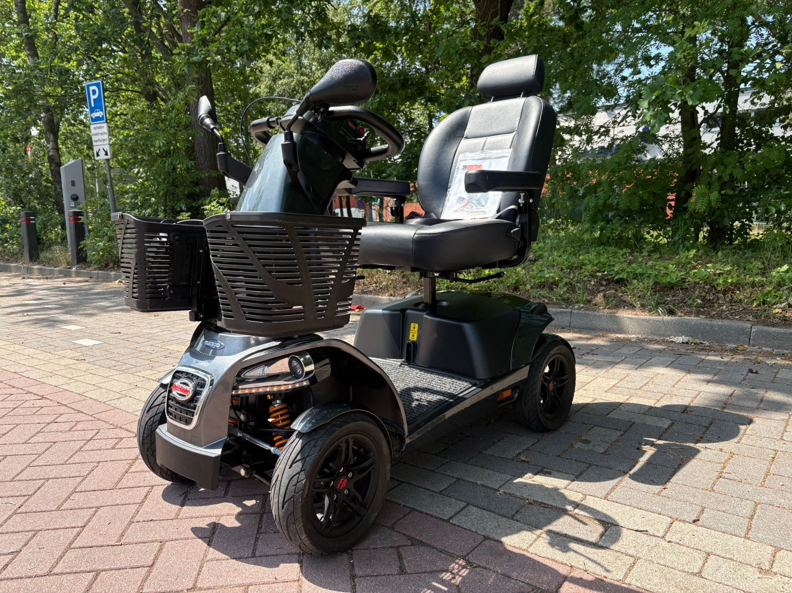 Mango FR1 Scootmobiel | 17 km/h | Digitaal displ | Garantie, Ophalen of Verzenden, Zo goed als nieuw, Mango, 16 km/u of meer