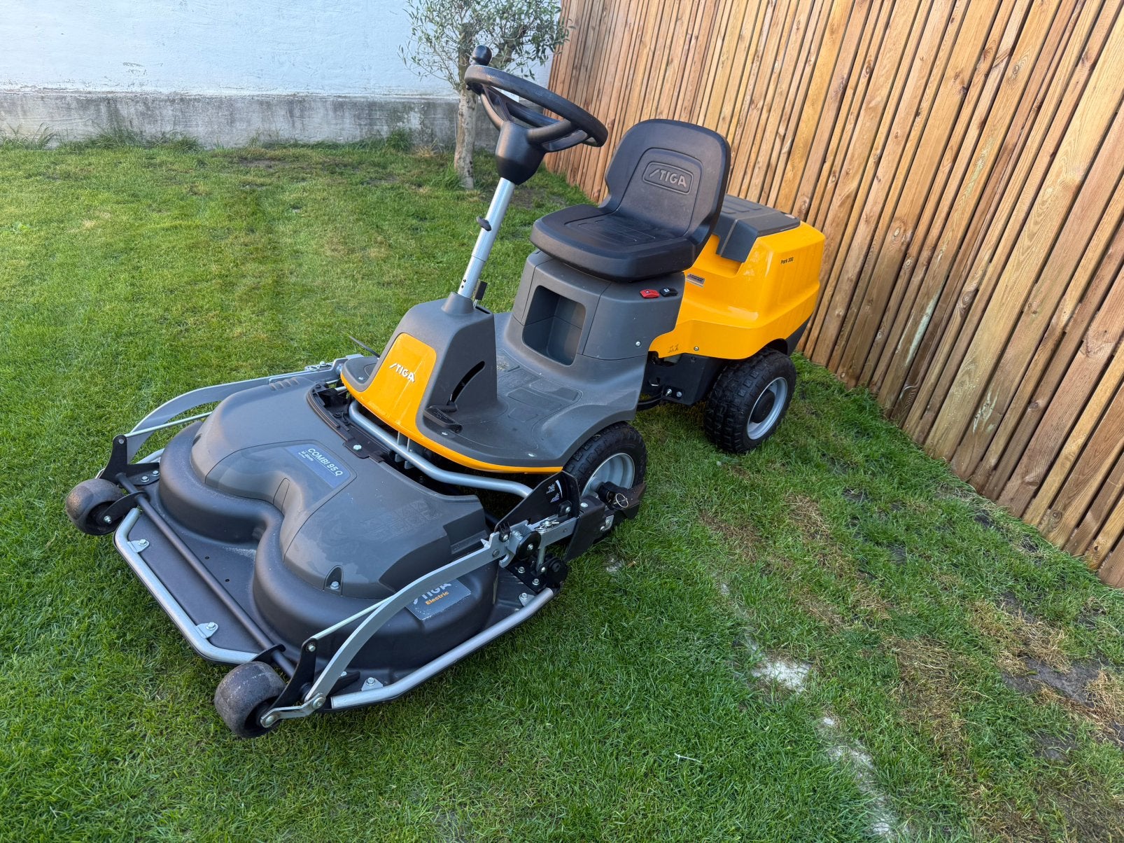 Stiga park 300 zitmaaier frontmaaier, Ophalen of Verzenden, Gebruikt, Mulchfunctie, 90 tot 120 cm