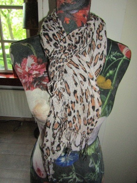 F368 sjaal pashmina panter beige zwart bruin franje katoen, Kleding | Dames, Verzenden, Zo goed als nieuw, Maat 38/40 (M), Pashmina