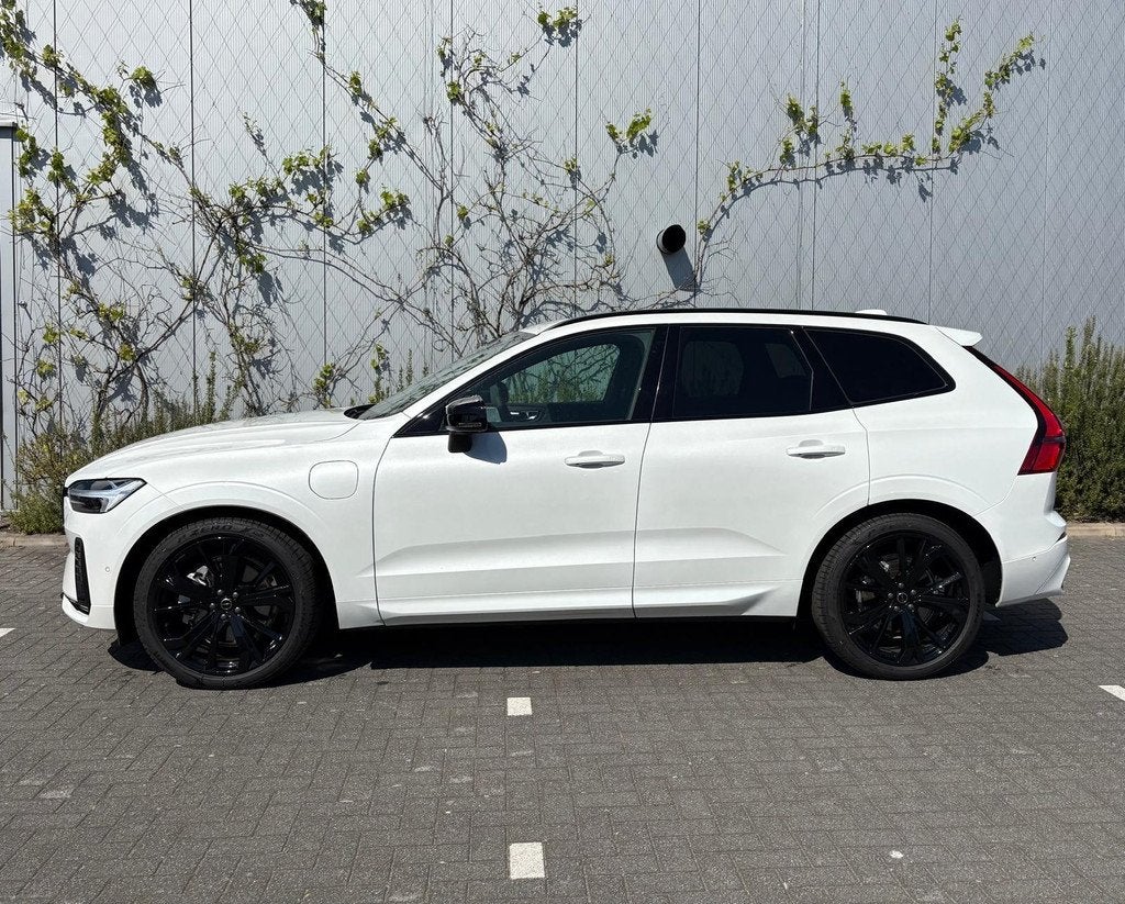 Volvo XC60 2.0 T6 Plug-in Hybrid AWD Plus Black Edition | Fa, 12 maanden, Gebruikt, 4 cilinders, 180 min