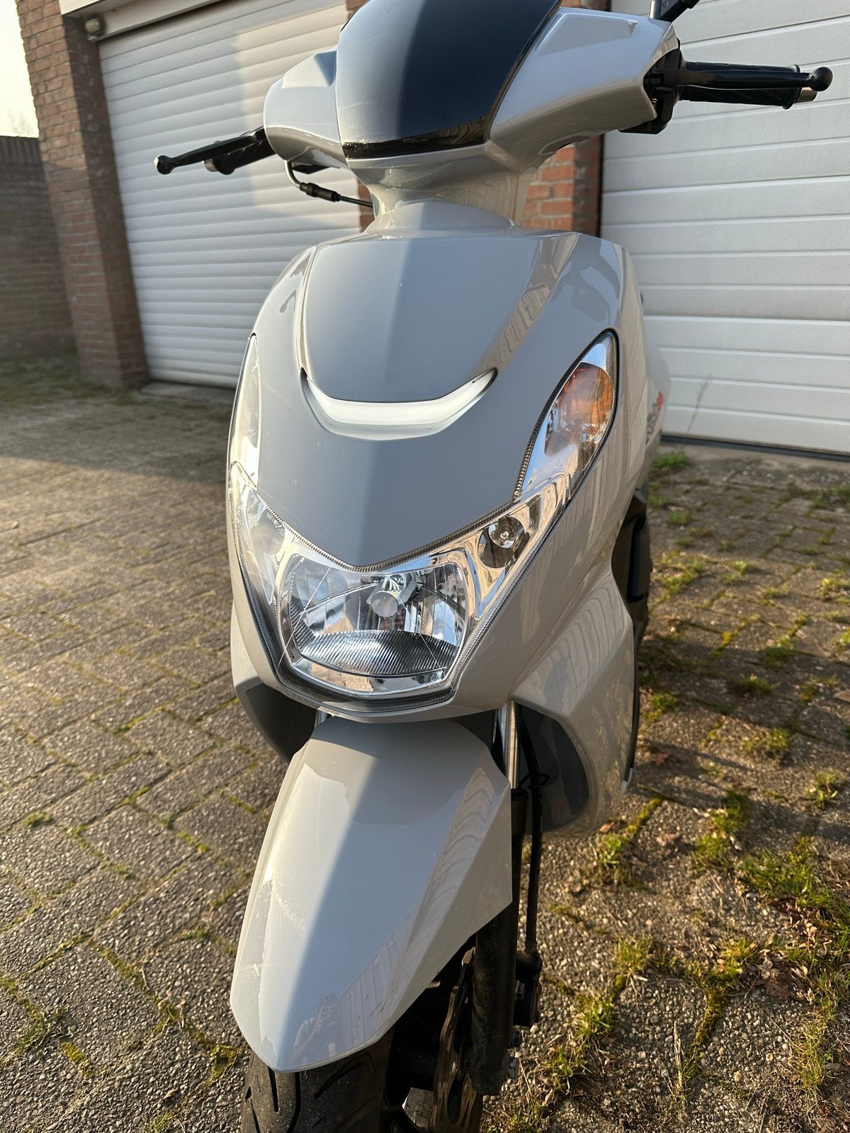 Nette Peugeot Kisbee Scooter - Ideaal voor dagelijks gebruik, Fietsen en Brommers, Snorfietsen en Snorscooters, Ophalen, Gebruikt