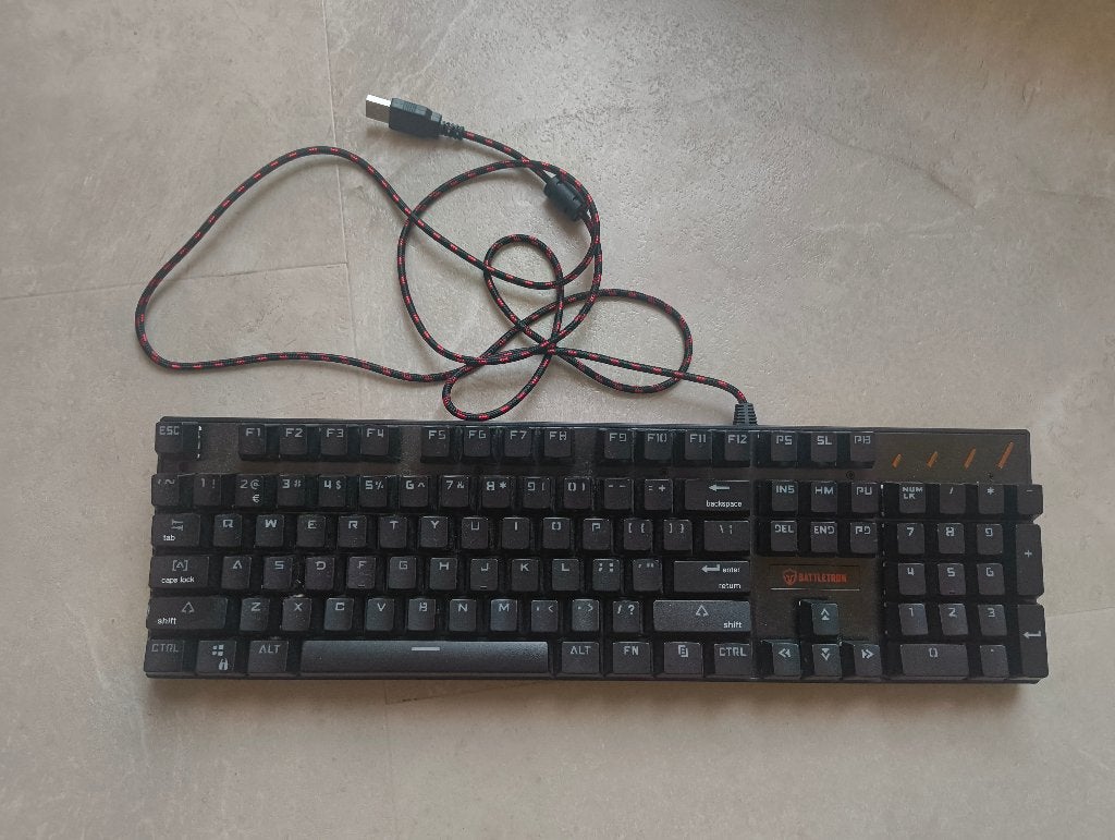 Battletron LED gaming keyboard, Battletron, Gebruikt, Verlichte toetsen, Ophalen of Verzenden