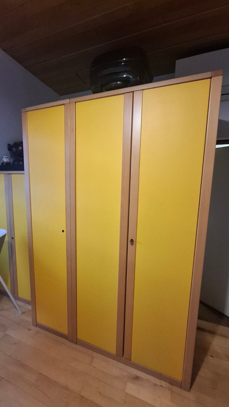 IKEA Kledingkast - 3-deurs, geel/hout, zgan, Ophalen, Met deur(en), 200 cm of meer, 150 tot 200 cm