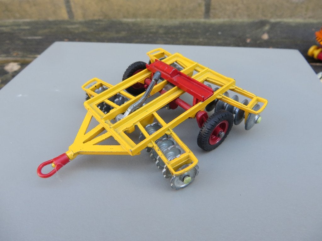 Corgi Toys 71 Wheel Controlled Tandem Disc Harrow, Hobby en Vrije tijd, Ophalen of Verzenden, Zo goed als nieuw, Auto, Corgi