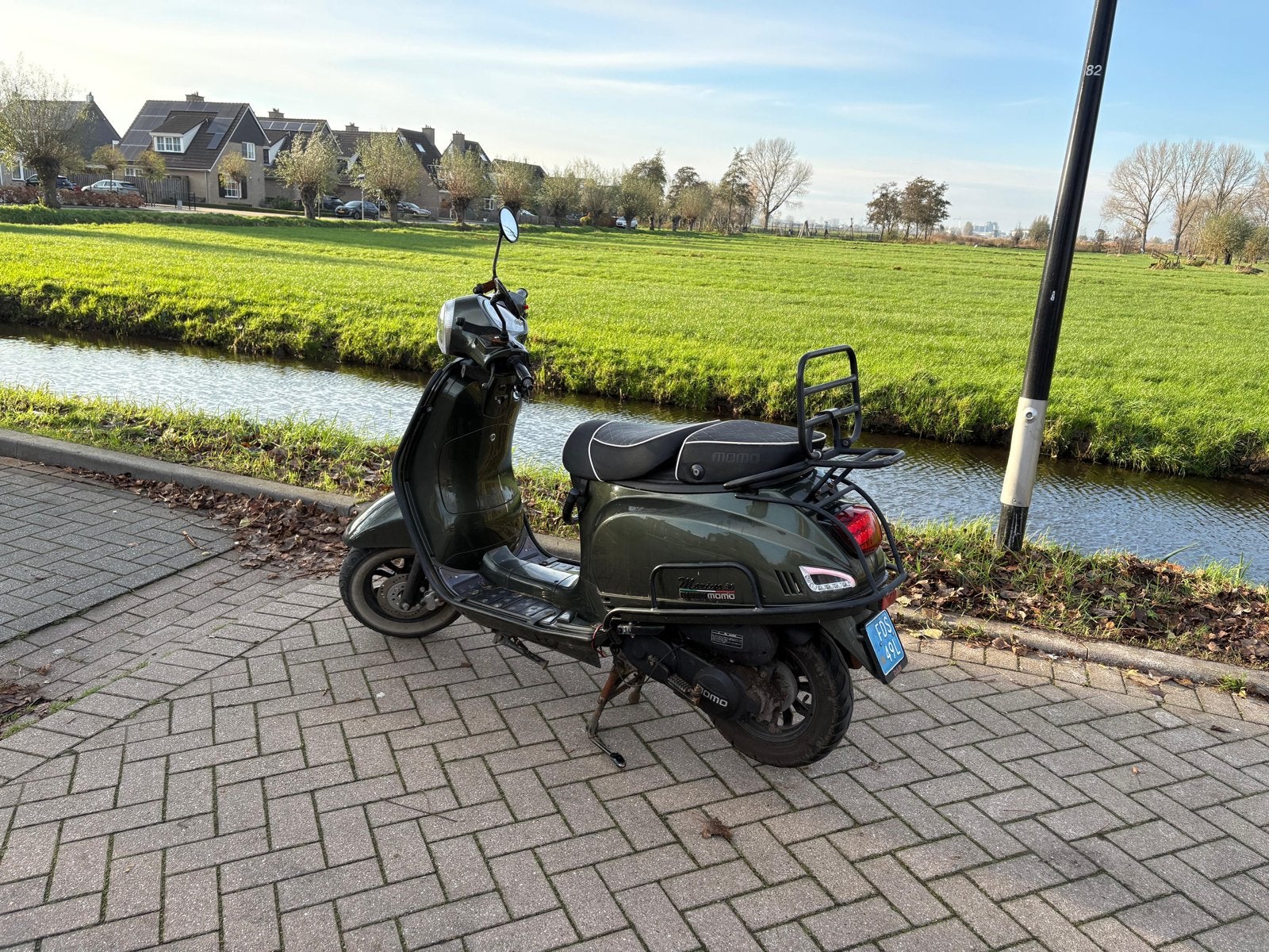Momo Morino Snorscooter (2019) –  met uniek stuur-zadelslot, Ophalen, Gebruikt, Overige modellen, Benzine