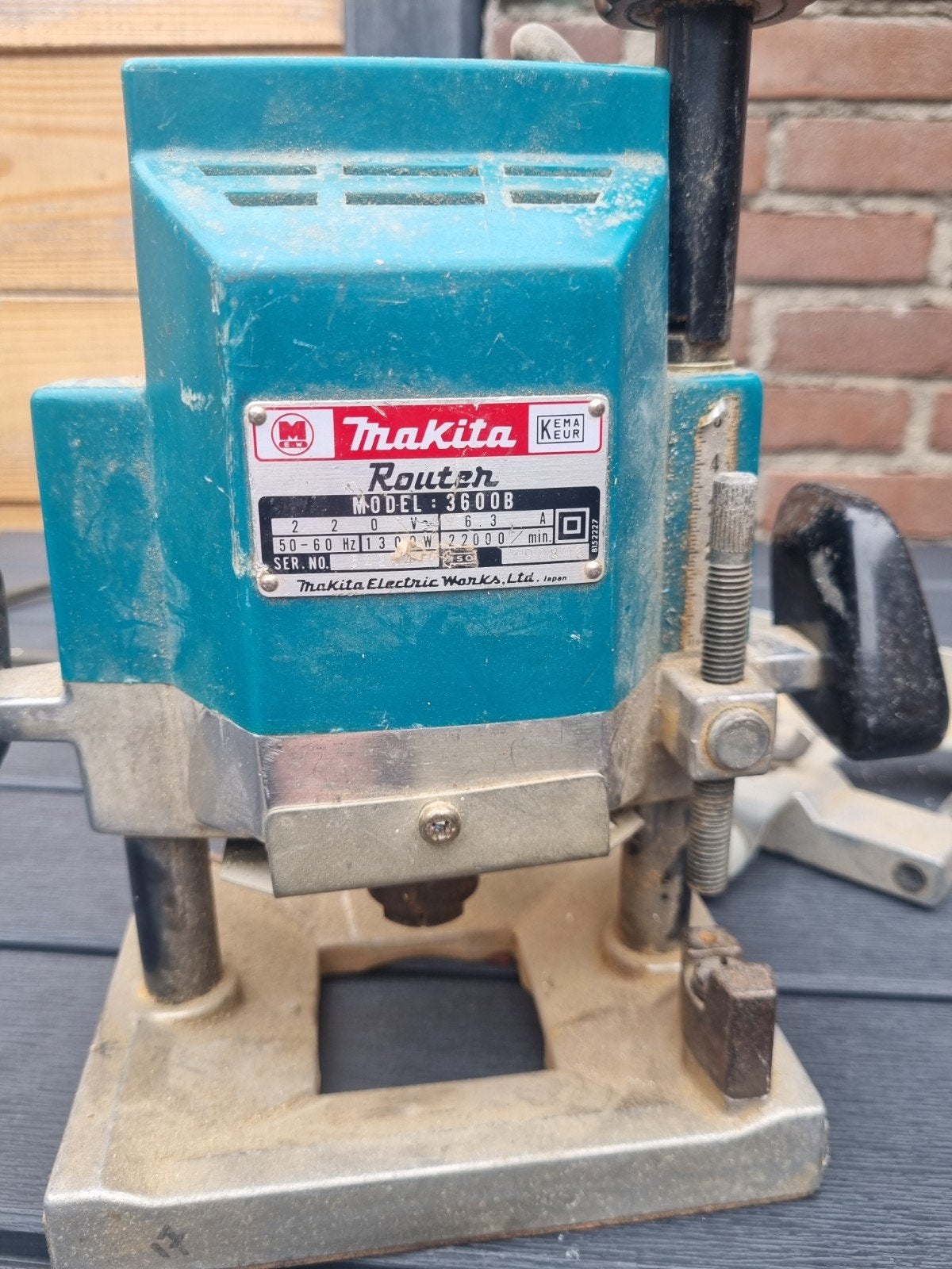 Makita Router 3600B - Krachtige bovenfrees, Doe-het-zelf en Verbouw, Ophalen, Gebruikt, Elektrisch, Makita