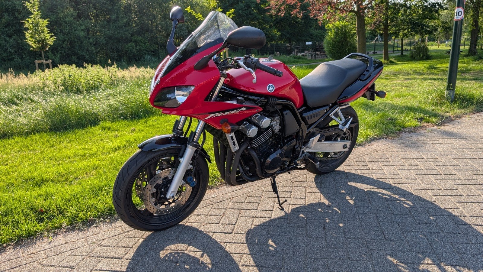 Yamaha Fazer FZS600, Motoren, Motoren | Yamaha, Particulier, meer dan 35 kW, 4 cilinders, Motorrijbewijs A, Handgeschakeld, Ophalen