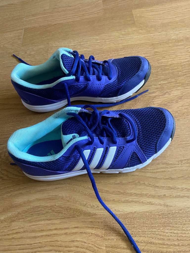 Adidas fitness schoenen, Kleding | Dames, Ophalen of Verzenden, Gedragen, Overige kleuren, Sportschoenen