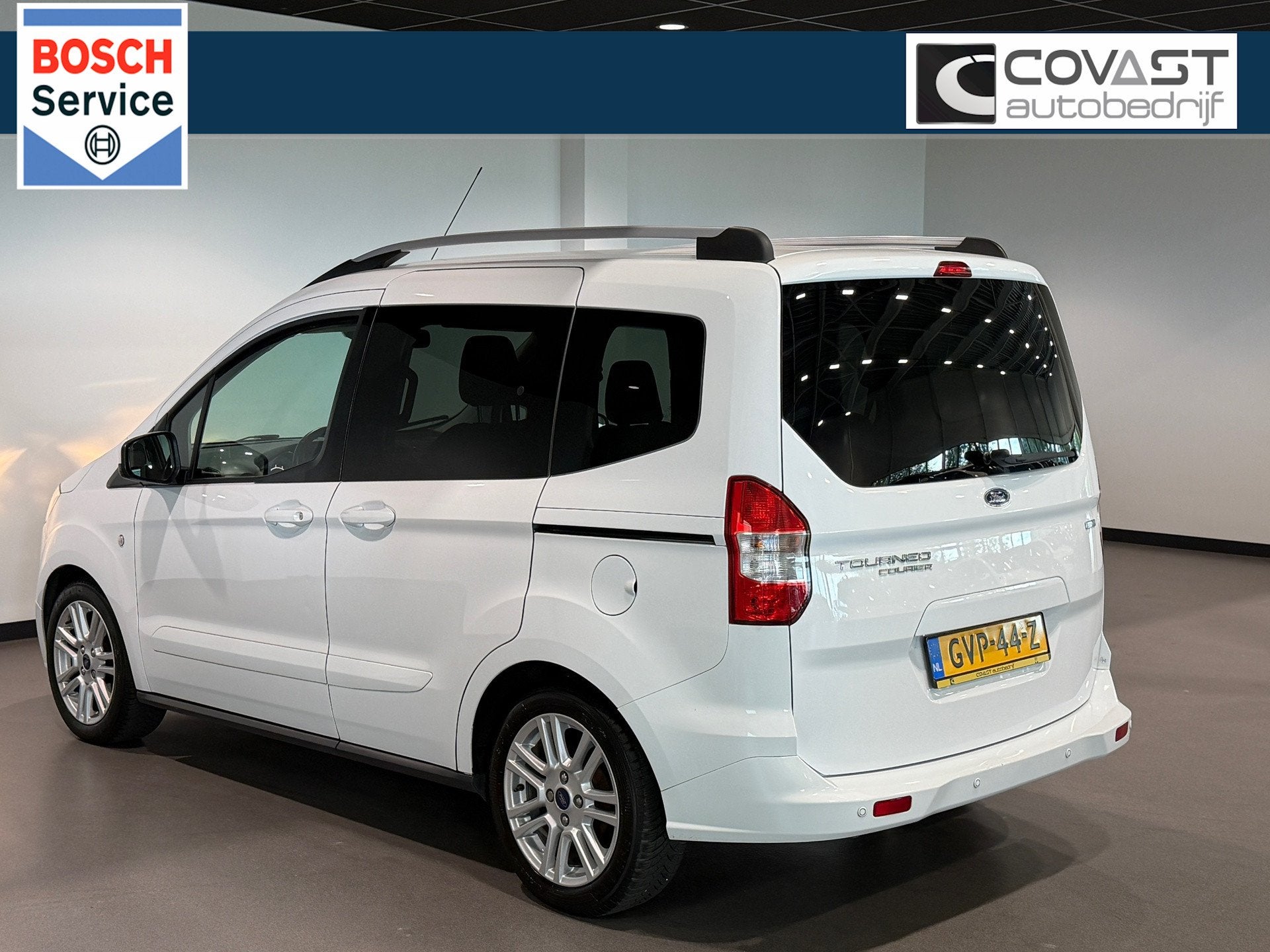 Ford TOURNEO COURIER 1.0 Titanium Clima|Stoelverw.|Voorruitv, Auto's, Voorwielaandrijving, Dealer onderhouden, Gebruikt, Wit