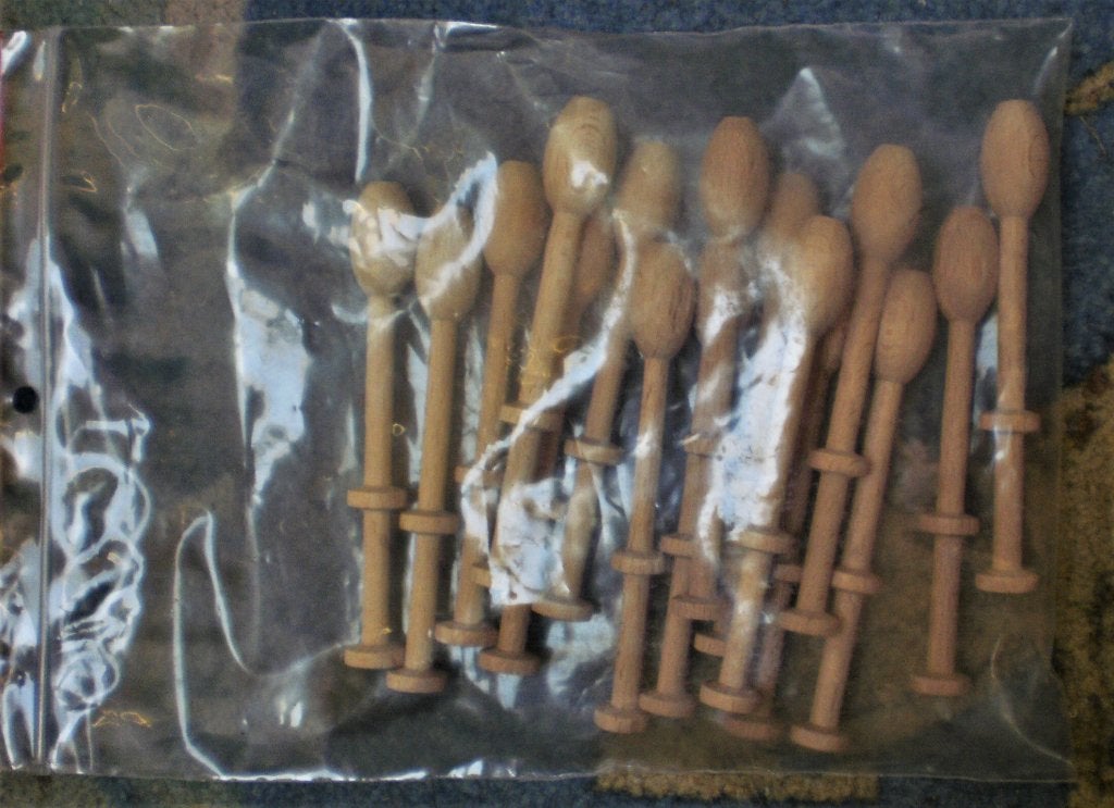 Kantklosjes 2 x 16 stuks nieuw kantklossen kant klosjes, Hobby en Vrije tijd, Kantklossen, Ophalen of Verzenden, Nieuw, Garen