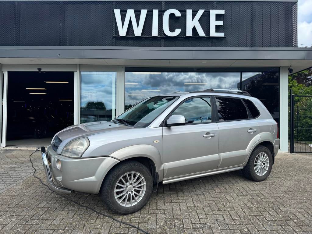 Hyundai Tucson 2.0i Style Airco APK LM Velgen Bullbar, Gebruikt, 4 cilinders, Origineel Nederlands, Handgeschakeld