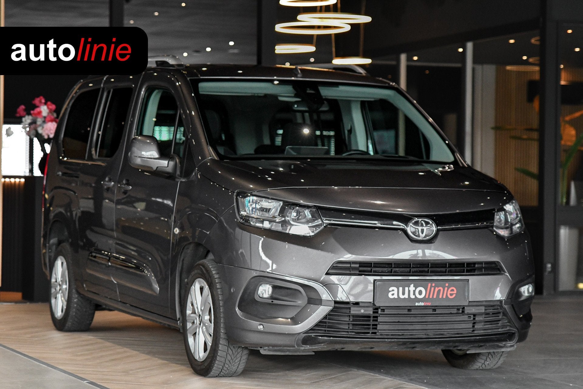 Toyota PROACE CITY VERSO 1.2 Turbo Professional Long 7p. HUD, Parkeersensor, Stof, Gebruikt, 7 stoelen
