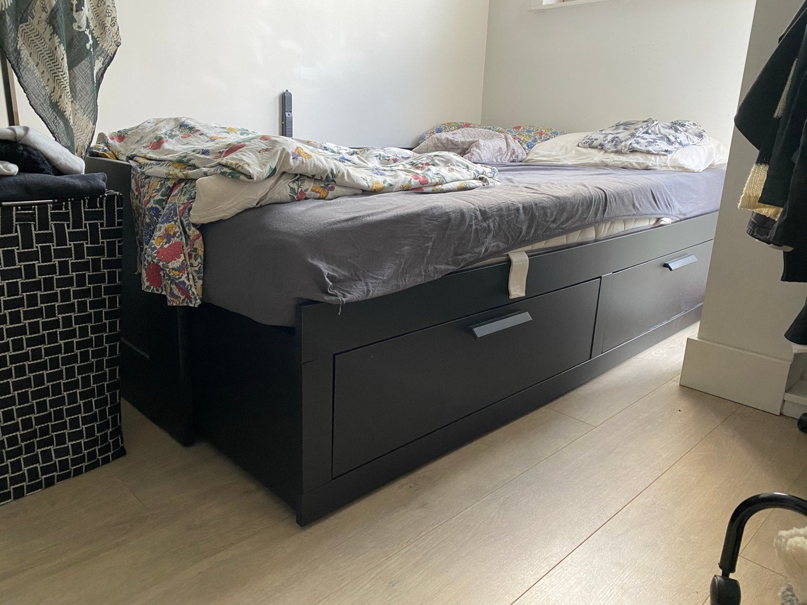 IKEA BRIMNES uitschuifbaar bed met opberglades, Eenpersoons, Zwart, Ophalen of Verzenden, 80 cm