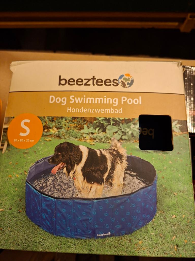 Nieuw honden zwembadje, Ophalen, Nieuw