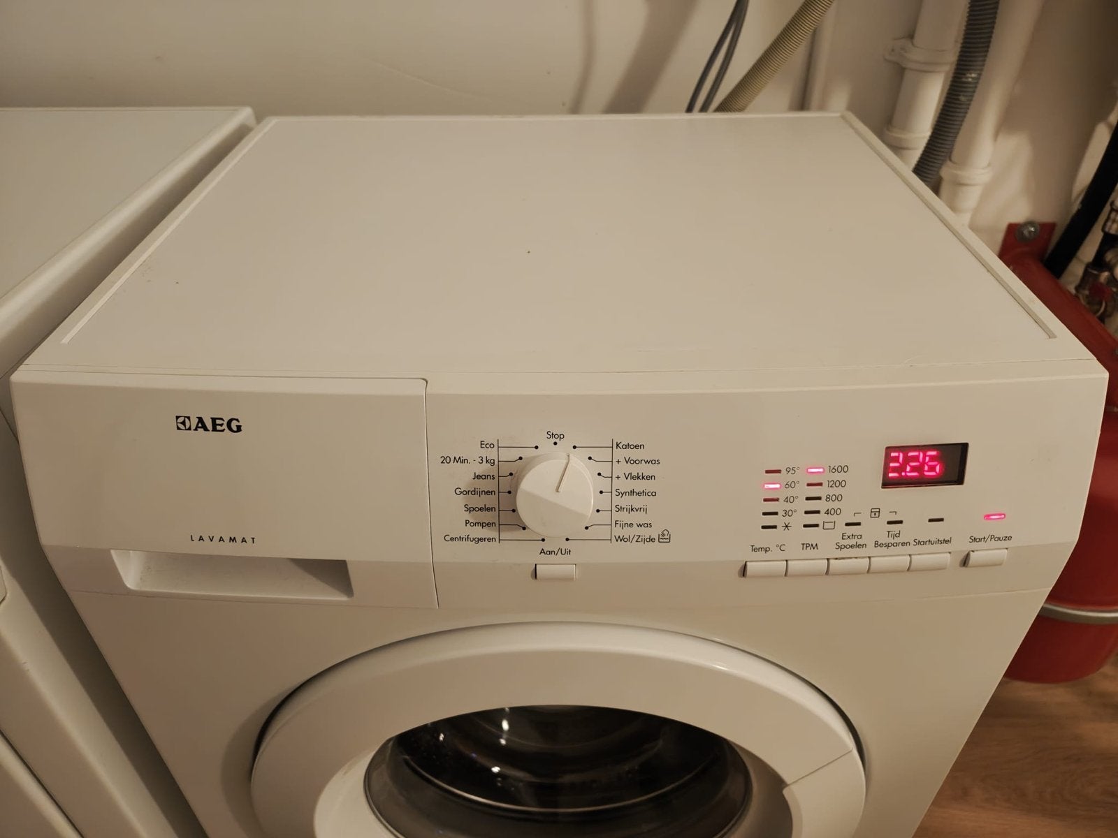 AEG Lavamat L60660FL Wasmachine 1600 toeren, Ophalen, Zo goed als nieuw, Voorlader, 85 tot 90 cm