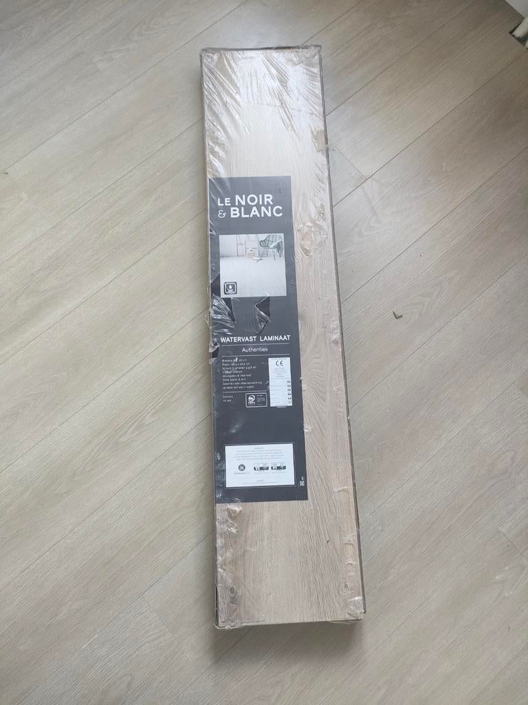 2 pakken Le Noir & Blanc laminaat Authentiek naturel eiken, Ophalen, 50 tot 150 cm, Nieuw, 10 m² of meer
