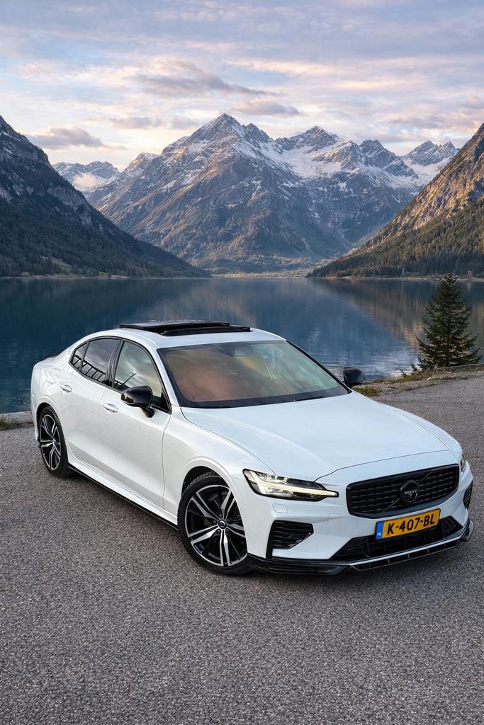 Volvo S60 T8 Twin Engine AWD 405pk Geartronic 2020 NAP  Wit, Auto's, Volvo, Automaat, Zwart, 405 pk, S60