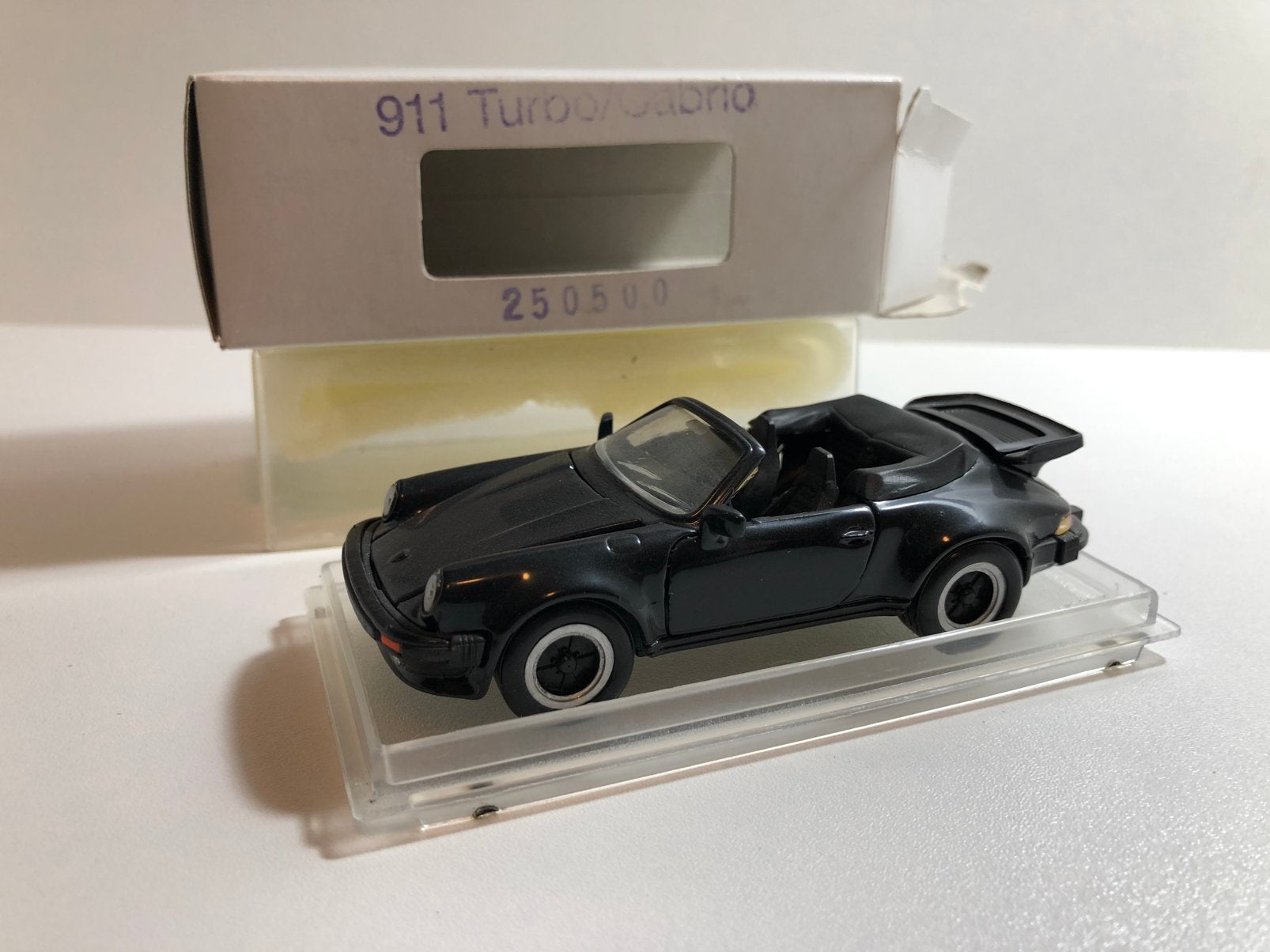 Porsche 911 Turbo Cabriolet, 1:43, NZG, WAP250500, Hobby en Vrije tijd, Modelauto's | 1:43, Ophalen of Verzenden, Zo goed als nieuw